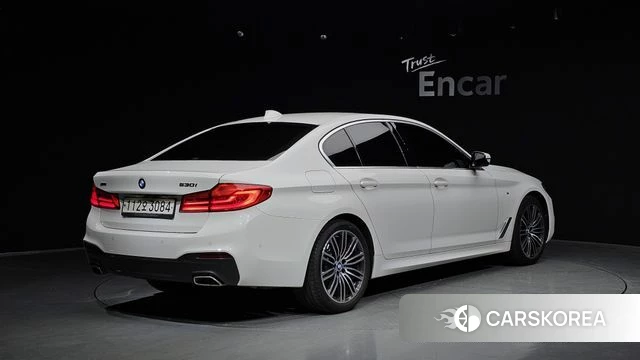 BMW 5 Series (G30) id 4464932 из Кореи 12
