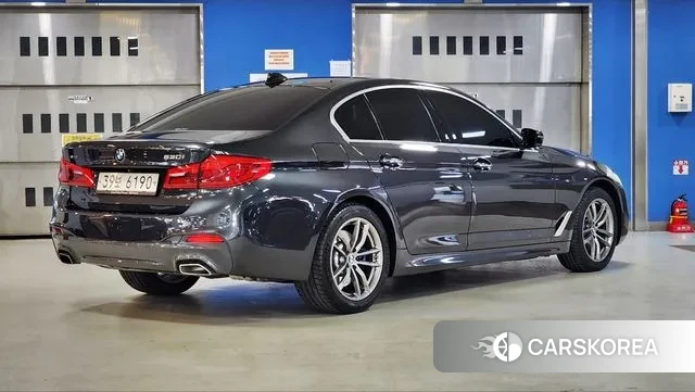 BMW 5 Series (G30) id 3651914 из Кореи 12