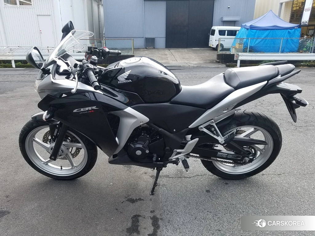 Проданный Honda CBR250R ABS 2011 из Японии, фото 2