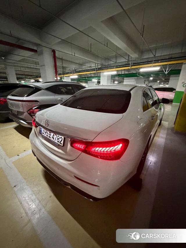 Mercedes-Benz E-Class W213 2023 Белый из Кореи, фото 2