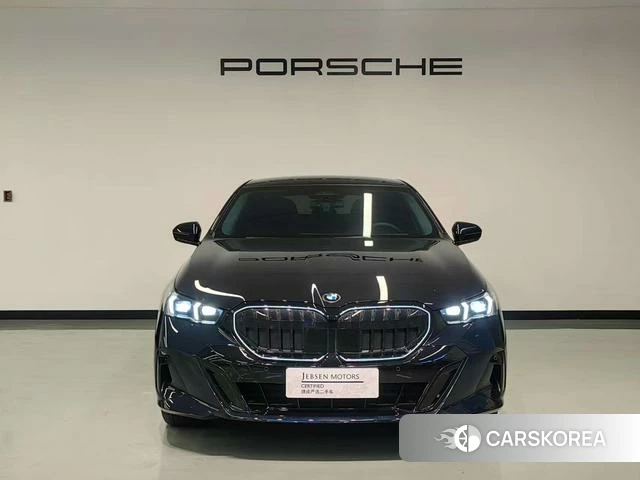 BMW 5 series 2025 Черный из Китая, фото 4