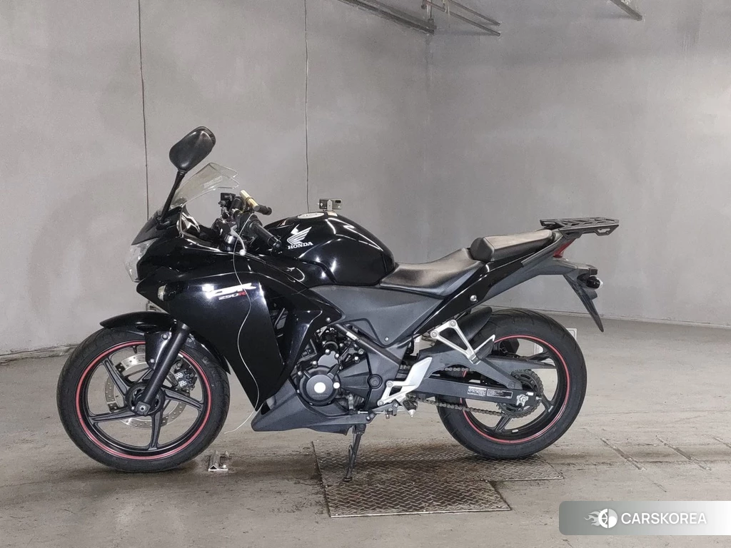 Проданный Honda CBR250R 2013 из Японии