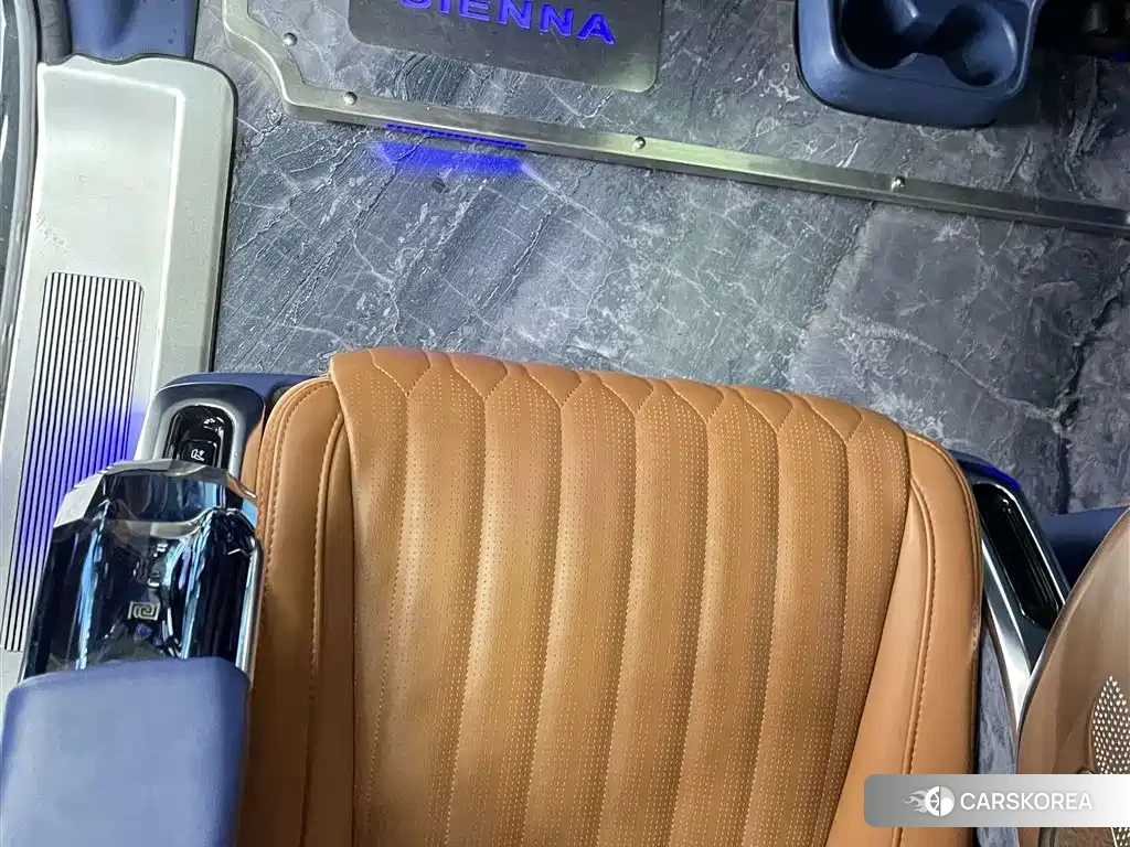 Toyota Sienna id 4599720 из Китая 12