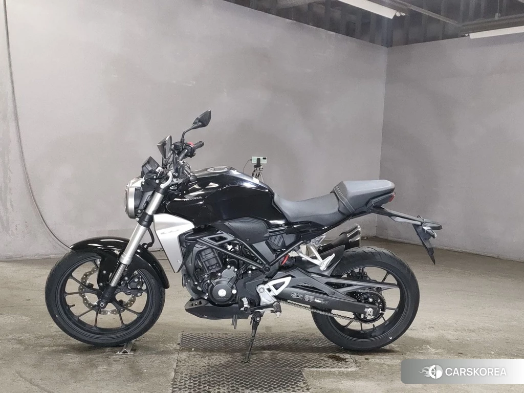 Проданный Honda CB250R 2018 из Японии, фото 2