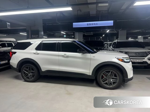 Ford Explorer 6th Generation 2025 Белый из Кореи, фото 5