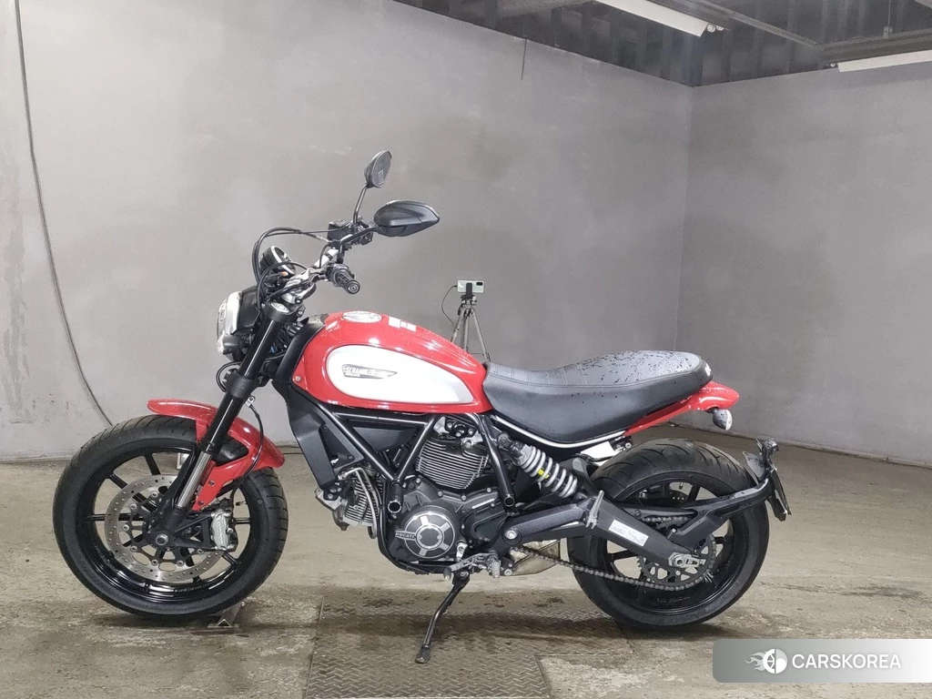 Проданный Ducati SCRAMBLER ICON 2015 из Японии, фото 2