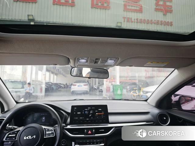 Kia K3 2022 Белый из Китая, фото 4
