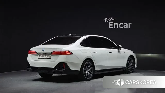 BMW 5 Series (G60) id 3517717 из Кореи 12