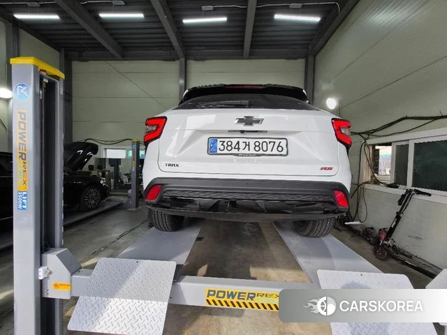 Chevrolet (GM Daewoo) Trax Crossover 2025 Белый из Кореи, фото 2