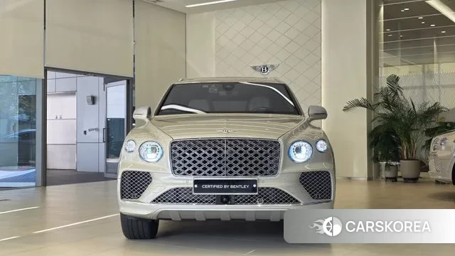 Bentley Bentayga 2025 Светло-серебряный цвет из Кореи, фото 3