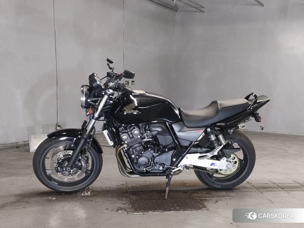 Проданный Honda CB400SF 2010 из Японии