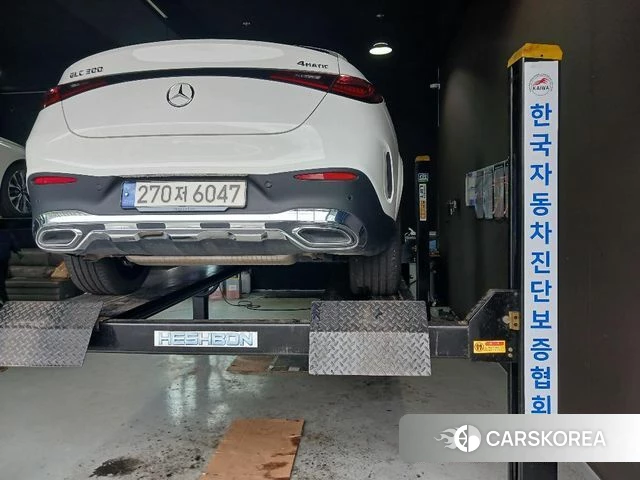 Mercedes-Benz GLC-Class X254 2024 Белый из Кореи, фото 2