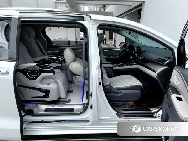 Toyota Saina id 4260180 из Китая 12