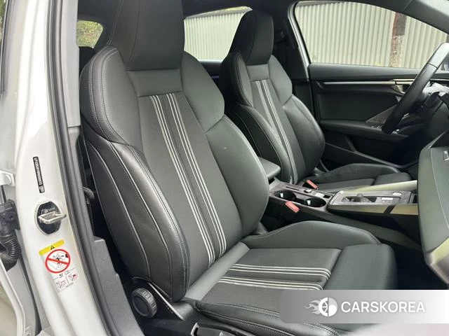 Audi A3 2024 Белый из Китая, фото 4