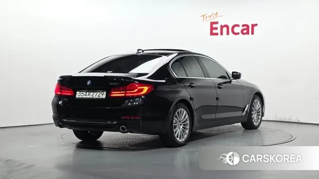 BMW 5 Series (G30) id 3307686 из Кореи 12