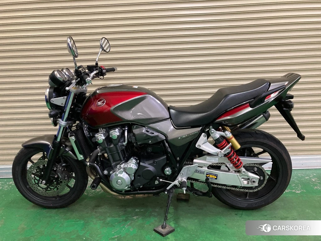 Проданный Honda CB1300SF 2016 из Японии