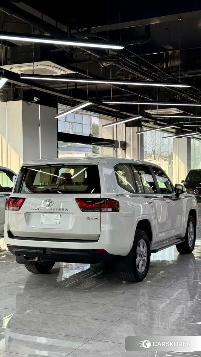 Toyota Land Cruiser (imported) 2025 Белый из Китая, фото 2