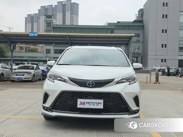 Toyota Grevia 2024 Белый из Китая, фото 2