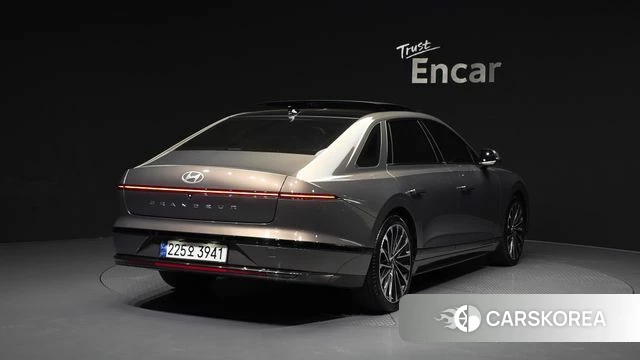 Hyundai Grandeur (GN7) id 3940535 из Кореи 12