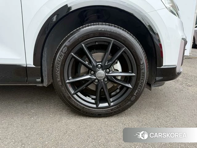 Audi Q2L id 4217531 из Китая 8
