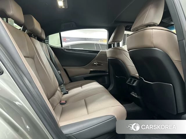 Lexus ES id 4279267 из Китая 12