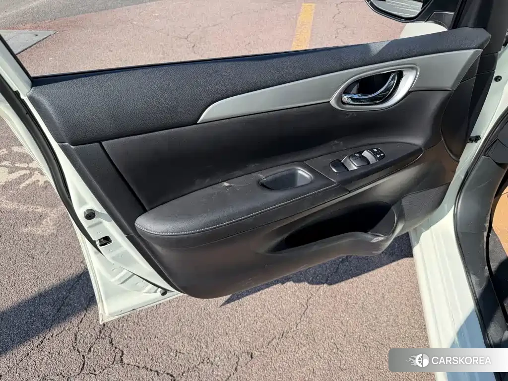Nissan Sylphy 2025 Белый из Китая, фото 6