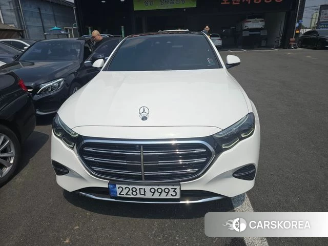 Mercedes-Benz E-Class W214 2024 Белый из Кореи, фото 2