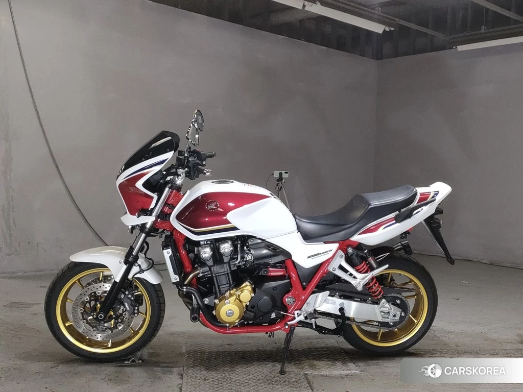 Проданный Honda CB1300SF 2021 из Японии, фото 2