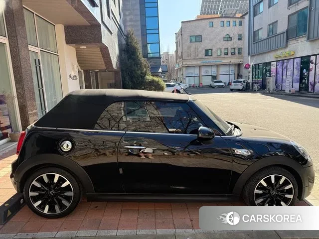 Mini Cooper S Convertible 2018 Черный из Кореи, фото 2