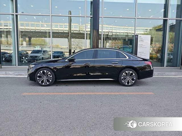 Mercedes-Benz E-class PHEV 2024 Черный из Китая, фото 2