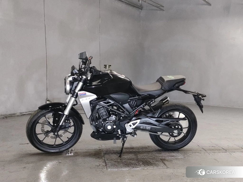 Проданный Honda CB250R 2018 из Японии, фото 2