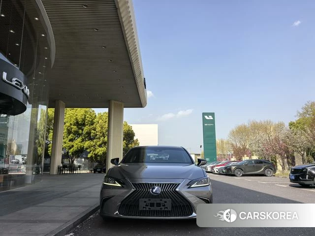 Lexus ES id 4221358 из Китая 9