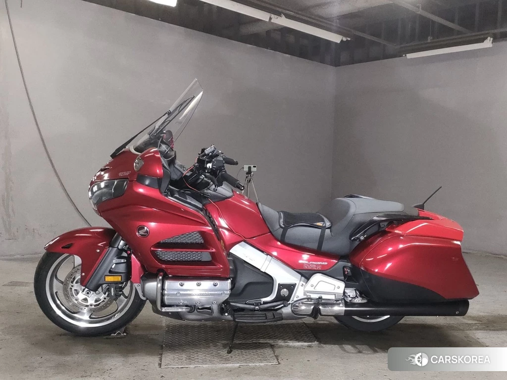 Проданный Honda GL1800 F6B 2014 из Японии