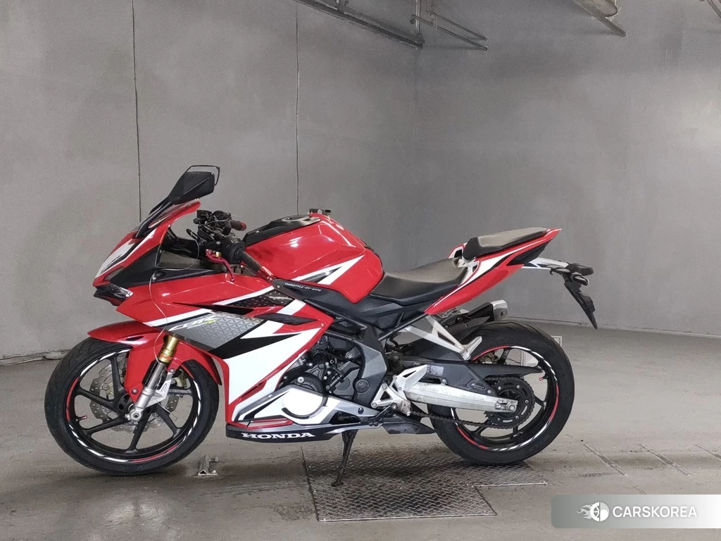 Проданный Honda CBR250RR 2017 из Японии, фото 2