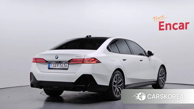 BMW 5 Series (G60) id 4291691 из Кореи 12