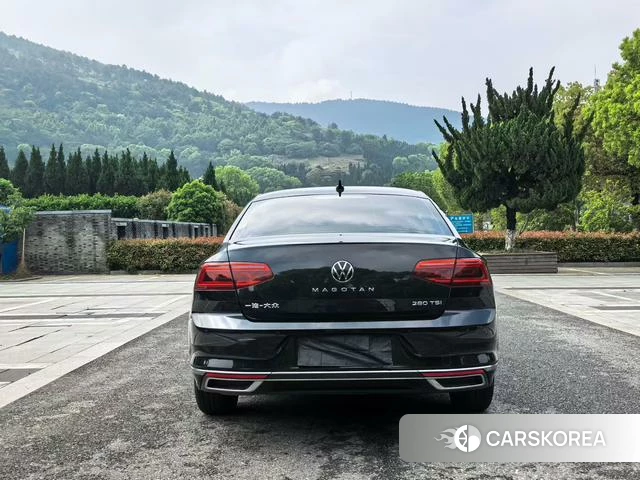 Volkswagen Magotan 2022 Черный из Китая, фото 2