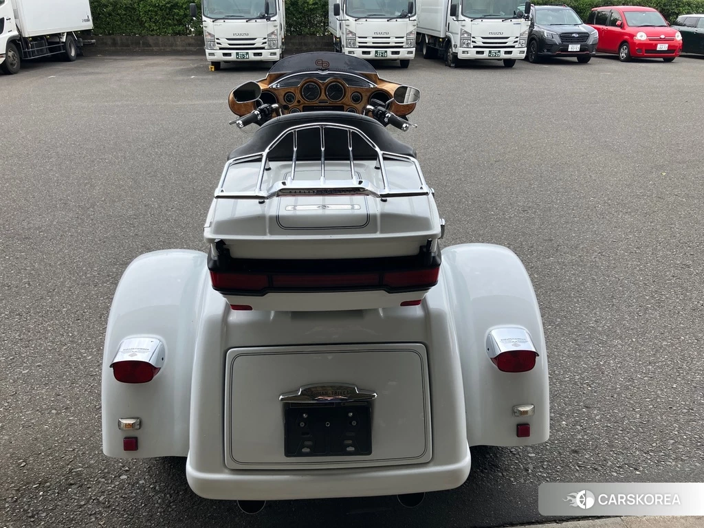 Проданный Harley-Davidson Electra Glide FLHTCU TRIKE 2013 из Японии