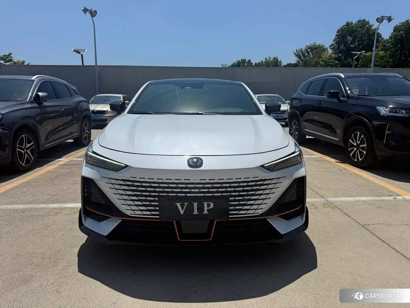 Chang'an UNI-V 2023 Белый из Китая, фото 3