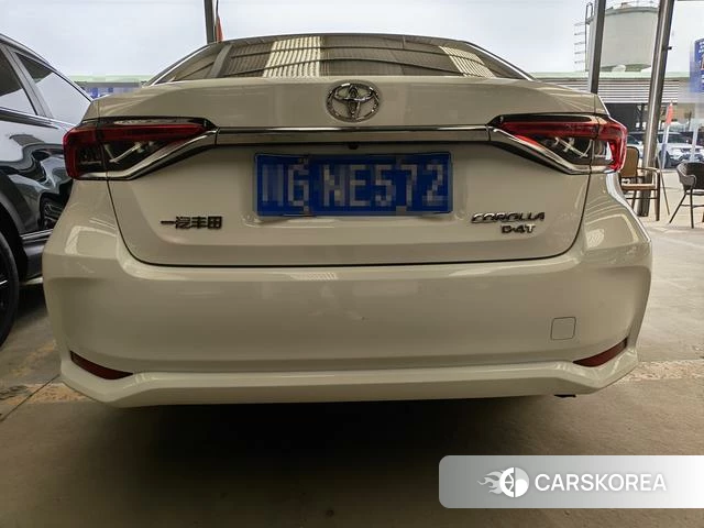 Toyota Corolla 2024 Белый из Китая, фото 2
