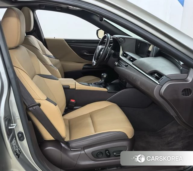 Lexus ES id 4219900 из Китая 10