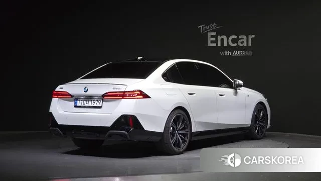 BMW 5 Series (G60) id 3080117 из Кореи 12