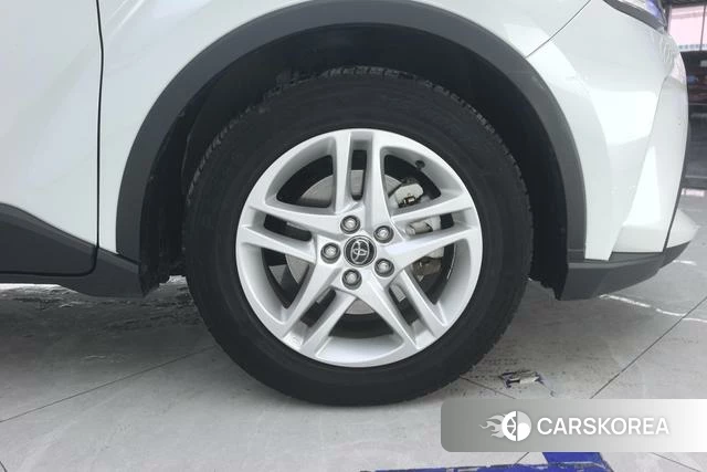 Toyota C-HR id 4212467 из Китая 9