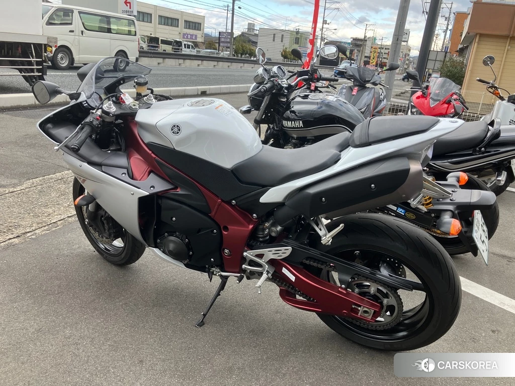 Проданный Yamaha YZF-R1 2010 из Японии