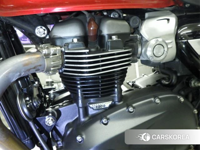 Engine photo