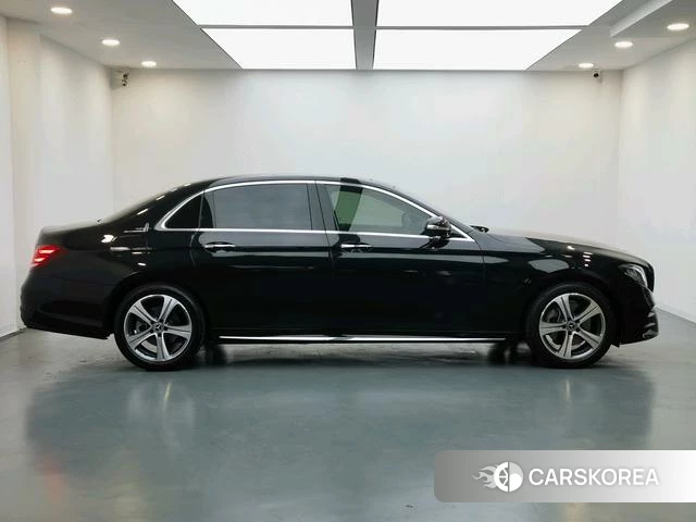 Mercedes-Benz E-class id 4238553 из Китая 12