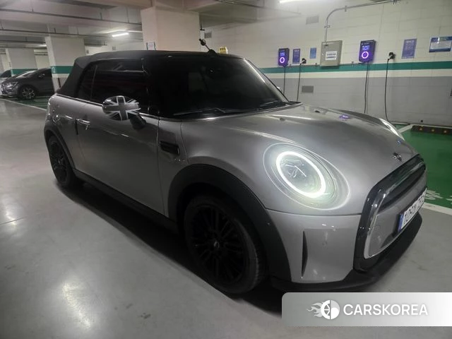 Mini Cooper Convertible 2024 Серебристо-серый из Кореи, фото 4
