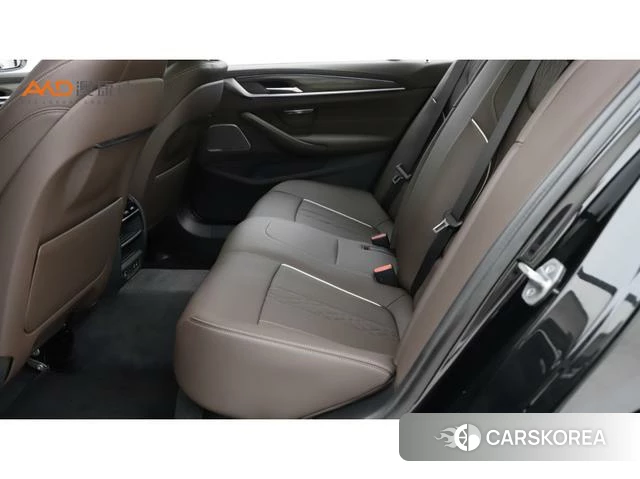 BMW 5 series 2022 Черный из Китая, фото 2