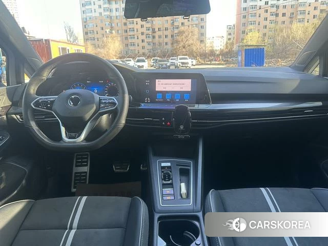 Volkswagen Golf 2023 Белый из Китая, фото 2