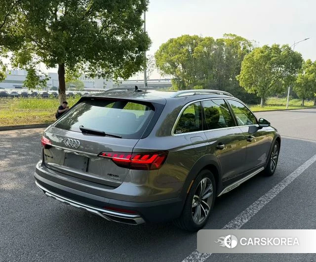 Audi A4 (import) 2021 Темно-серый из Китая, фото 2