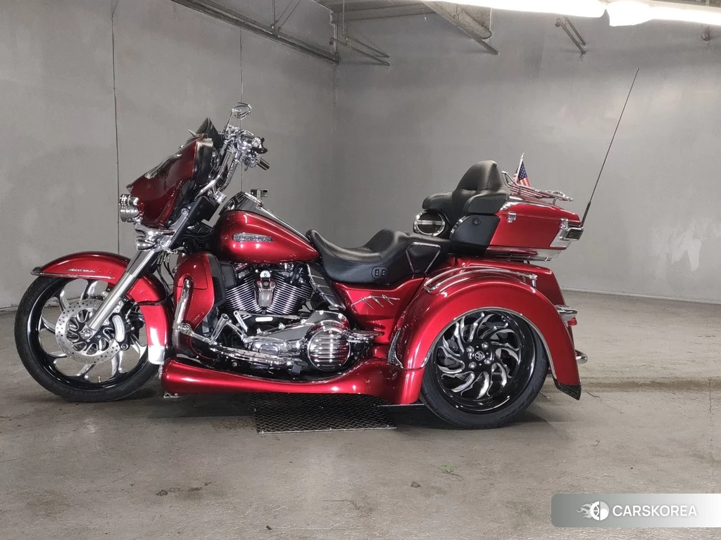 Проданный Harley-Davidson Electra Glide FLHTCUTG1750 2018 из Японии, фото 2